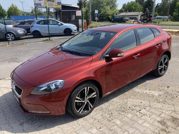 Volvo V40 2.0 D [D2] Momentum friss mszaki. sz...